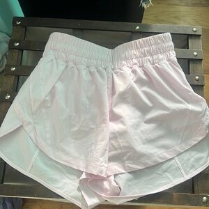 lululemon high rise shorts 3”
